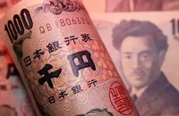 Dân Tokyo nộp cho cảnh sát hơn 700 tỉ đồng tiền nhặt được 