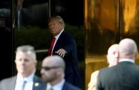 Cựu Tổng thống Donald Trump đến Tháp Trump (TP New York) ngày 3-4. Ảnh: CNN