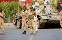 Binh sĩ của Lực lượng Vũ trang Sudan (SAF) ngày 20-4. Ảnh: AFP