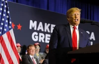 Cựu Tổng thống Mỹ Donald Trump phát biểu tại một sự kiện vận động tranh cử ở TP Manchester (bang New Hampshire, Mỹ) ngày 27-4. Ảnh: REUTERS