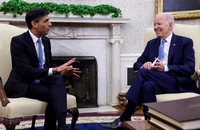 Thủ tướng Anh Rishi Sunak (trái) và Tổng thống Mỹ Joe Biden tại Phòng Bầu dục (Nhà Trắng, thủ đô Washington D.C, Mỹ) ngày 8-6. Ảnh: REUTERS