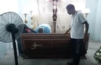 VIDEO: Cụ bà bất ngờ 'sống lại' sau khi nhập quan