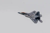 Một chiếc máy bay chiến đấu F-22 của Lực lượng không quân Mỹ. Ảnh: CNN