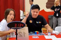Anh Max Park lập kỷ lục về thời gian giải Rubik 3x3x3. Ảnh: Kỷ lục Thế giới Guinness