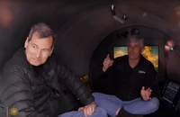 Ông David Pogue trên tàu ngầm Titan. Ảnh: CBS SUNDAY MORNING