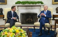 Tổng thống Mỹ Joe Biden (phải) và Thủ tướng Thụy Điển Ulf Kristersson tại Nhà Trắng, thủ đô Washington DC (Mỹ) ngày 5-7. Ảnh: AP