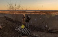 Nóng Nga-Ukraine 11-11: Ukraine đánh chìm 2 tàu đổ bộ Nga ở Crimea, oanh tạc UAV sang Nga; Moscow ném bom lượn đẩy lùi Ukraine ở Zaporizhia
