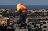 Xung đột Israel-Hamas 10-12: Giao tranh dữ dội cả bắc-nam Gaza; Israel cho máy bay tấn công mục tiêu Hezbollah bên trong Lebanon
