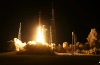NASA hoãn đưa người trở lại Mặt Trăng 
