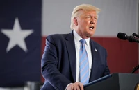 Ông Trump bị điều tra nghi ngờ 'đi đêm' với các nhà điều hành dầu khí 