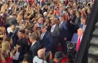 VIDEO: Ông Trump được dàn mật vụ bảo vệ nghiêm ngặt sau vụ ám sát hụt