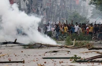 Sinh viên Bangladesh biểu tình: Bạo lực lan rộng nguy hiểm, 133 người chết