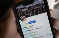 Cổ phiếu công ty mẹ của Truth Social bốc hơi, ông Trump mất hàng tỉ USD vốn hoá