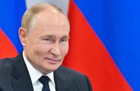 Điện Kremlin phản ứng việc ứng viên tổng thống Mỹ nhắc tên ông Putin trong phiên tranh luận
