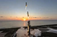 VIDEO: SpaceX bắt thành công tầng đẩy tên lửa Starship