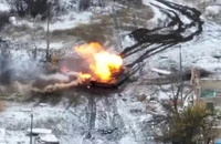 VIDEO được cho là UAV Lancet Nga hủy diệt xe tăng Ukraine ở Kursk