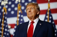 Ông Trump thăm Pháp, trở lại chính trường thế giới