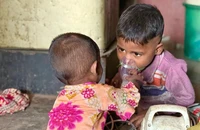 Giành giật hơi thở cho con ở Delhi