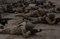 Ukraine sẽ sớm dỡ bỏ thiết quân luật?