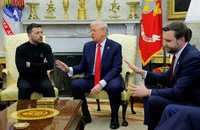 VIDEO: Màn đấu khẩu nảy lửa giữa ông Trump và ông Zelensky