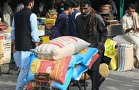 Pakistan khuyến cáo công dân ở Kashmir tích trữ lương thực giữa căng thẳng với Ấn Độ