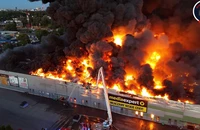 Ba Lan cáo buộc Nga đứng sau vụ trung tâm thương mại ở Warsaw cháy rụi