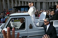 Giáo hoàng Leo XIV nhậm chức tại Quảng trường Thánh Peter ở Vatican