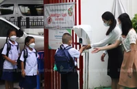 Số ca Covid-19 ở Thái Lan tăng vọt lên hơn 33.000 