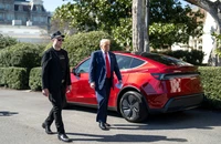 Ông Trump không muốn gặp tỉ phú Musk, sắp bỏ chiếc Tesla Model S