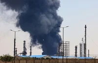 Israel báo động dân Iran sơ tán khẩn; Tehran nói có bằng chứng Mỹ hậu thuẫn Israel