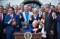 Ông Trump ký thông qua dự luật 'Lớn và Đẹp' đúng ngày quốc khánh Mỹ