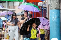 Bão Wipha rời Philippines, khả năng thành siêu bão khi tiến vào Hong Kong