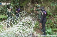 Thái Lan-Campuchia: Nóng vụ nổ mìn biên giới; Bangkok rào dây thép gai 