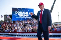 Tòa án Tối cao Mỹ ủng hộ chính sách truy quét nhập cư của ông Trump