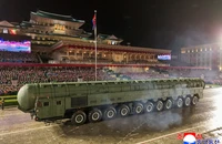 Chùm ảnh: Dàn khí tài khủng tại lễ duyệt binh của Triều Tiên, có tên lửa ICBM Hwasong-20