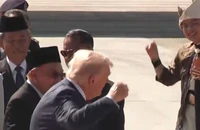 VIDEO: Ông Trump nhảy múa cùng thủ tướng Malaysia tại Kuala Lumpur 