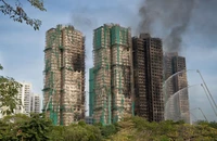 Thảm kịch cháy chung cư Hong Kong: 65 người thiệt mạng, kỳ tích xuất hiện 