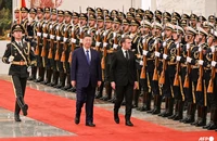 Hai ông Putin và Macron bận rộn công du, tranh thủ các ông lớn châu Á