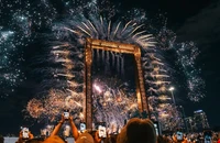 Ảnh - Video: Nga, Anh, Đức, Dubai … rực rỡ pháo hoa chào năm mới 2026