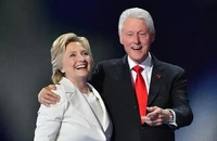 Những gì được biết về cuộc điều trần của vợ chồng cựu Tổng thống Clinton liên quan tỉ phú ấu dâm Epstein
