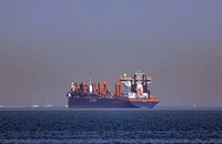 Iran ‘khóa’ Eo biển Hormuz: Tác động đến đâu?