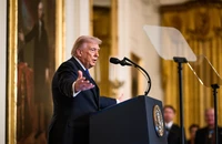Ông Trump chỉ đạo Hải quân Mỹ hộ tống tàu dầu qua Eo biển Hormuz 