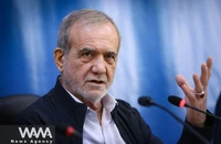 Chiến sự Trung Đông: Tổng thống Iran tuyên bố không đầu hàng Mỹ/Israel, xin lỗi và sẽ ngừng tấn công các nước vùng Vịnh