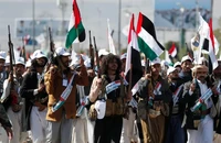 Có tin Houthis tính phong toả Eo biển Bab al-Mandab, hỗ trợ Iran