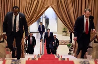 Mỹ-Iran bước vào vòng đàm phán thứ 2, eo biển Hormuz vẫn là điểm nghẽn