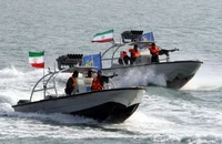 'Hạm đội muỗi' Iran - nỗi lo của tàu Mỹ tại eo biển Hormuz