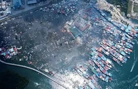 VIDEO: Biển lửa thiêu rụi khoảng 1.000 căn nhà tại một ‘làng nổi’ ở Malaysia