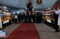 VIDEO: Tổng thống Trump được chào đón trọng thể khi đến Bắc Kinh 