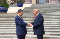 VIDEO: Những khoảnh khắc viral trong ngày đầu chuyến thăm của ông Trump ở Trung Quốc