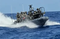 Israel bắt đầu trục xuất hàng trăm người trên đoàn tàu viện trợ Gaza